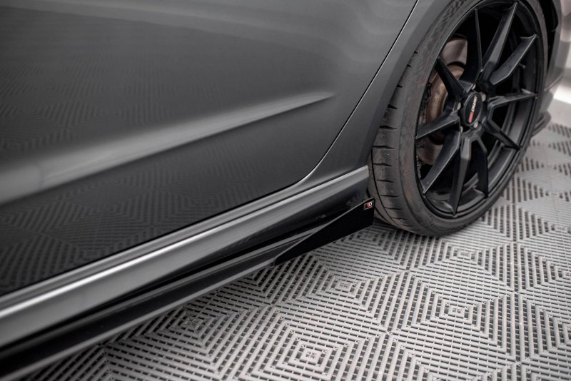 Maxton Side Flaps Audi S3 / A3 S-Line Sportback 8V Facelift schwarz Hochglanz AUS33FSBCNC-SF1-G