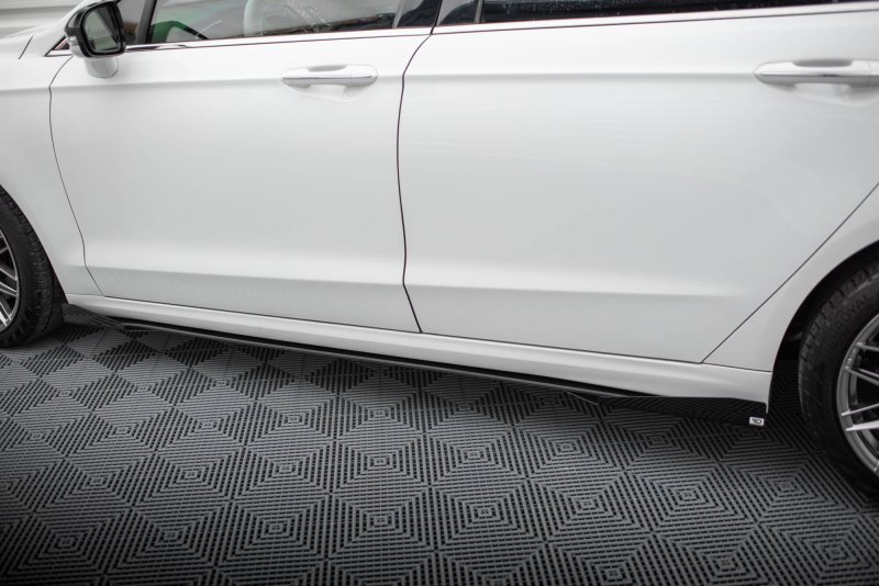 Maxton Street Pro Seitenschweller Ansatz + Flaps Ford Mondeo Sport Mk5 Facelift / Fusion Sport Mk2 Facelift schwarz Hochglanz FOMO5FSPORTCNC-SD1BRB+SF1-G