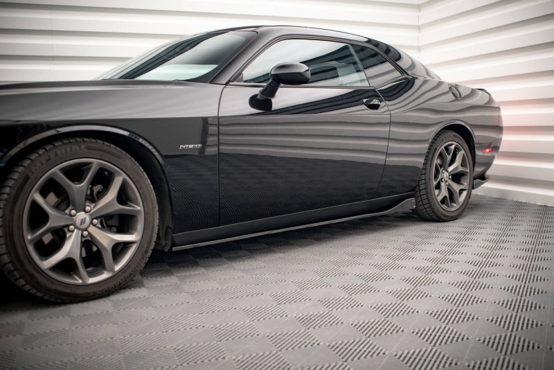 Maxton Seitenschweller Ansatz für Dodge Challenger RT Mk3 Facelift schwarz Hochglanz DO-CHL-3-RT-SD1-G