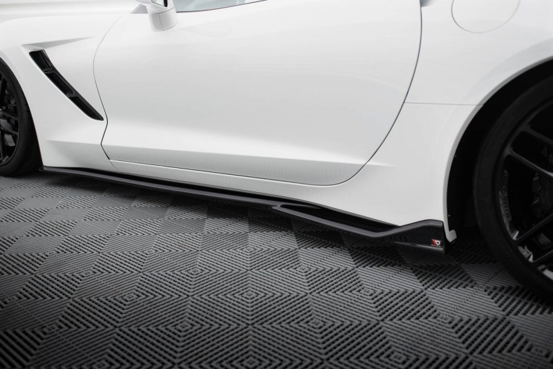 Maxton Seitenschweller Ansatz V.2 Chevrolet Corvette Stingray C7 schwarz Hochglanz CH-CO-C7-SD2-G