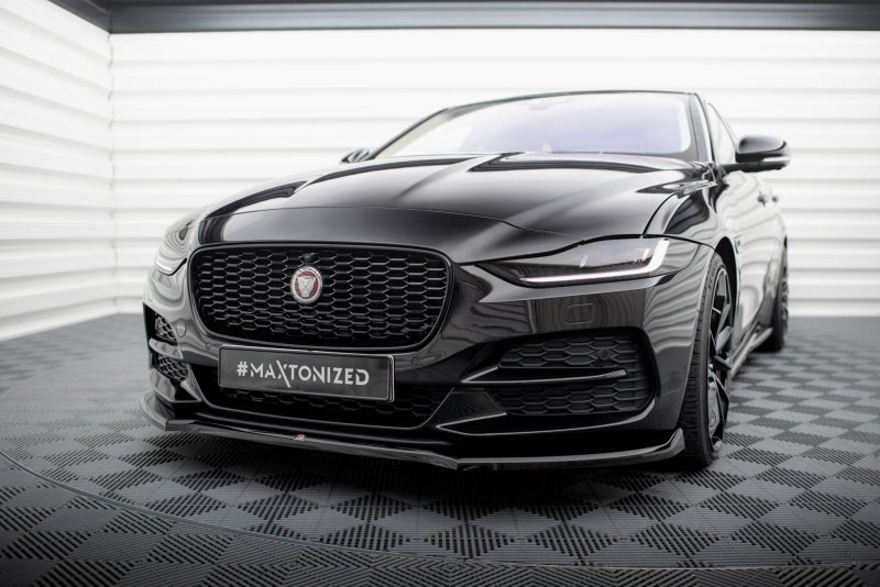 Maxton Front Ansatz V.1 Jaguar XE X760 Facelift schwarz Hochglanz JA-XE-1F-FD1-G