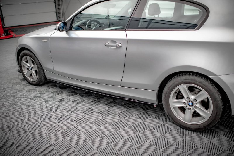 Maxton Seitenschweller Ansatz V.2 BMW 1er E81 Facelift schwarz Hochglanz BM-1-81F-SD2-G