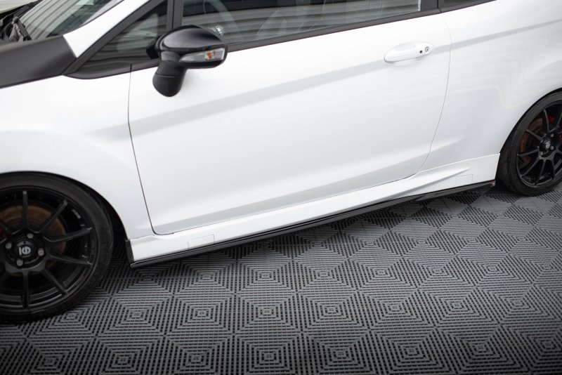 Maxton Seitenschweller Ansatz V.4 Ford Fiesta ST / ST-Line Mk7 schwarz Hochglanz FO-FI-7/7F-ST-SD4-G