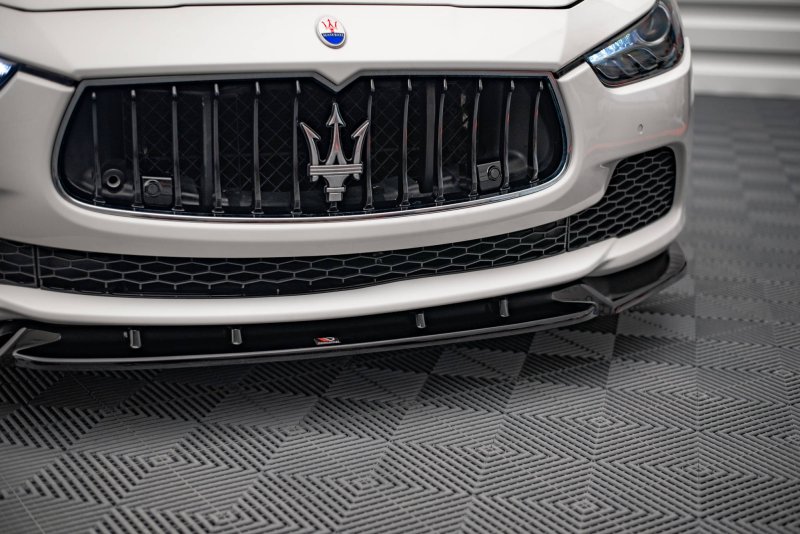 Maxton Front Ansatz V.2 für Maserati Ghibli Mk3 schwarz Hochglanz MA-GH-1-FD2-G