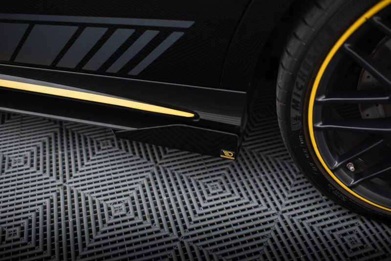 Maxton Side Flaps Mercedes-AMG CLA 45 C117 Facelift schwarz Hochglanz MECLA117AMGAEROCNC-SF1-G
