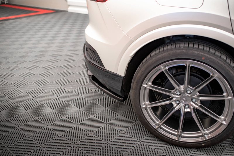 Maxton Mittlerer Diffusor Heck Ansatz DTM Look für Audi Q4 e-tron Sportback Mk1 schwarz Hochglanz AU-Q4-ETRON-1-SB-RD1G+RD2-G