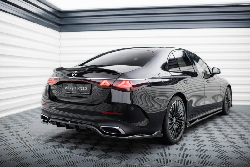 Maxton Spoiler CAP Abrisskante 3D Mercedes-Benz E Limousine AMG-Line W214 schwarz Hochglanz ME-E-214-AMGLINE-CAP3D1-G