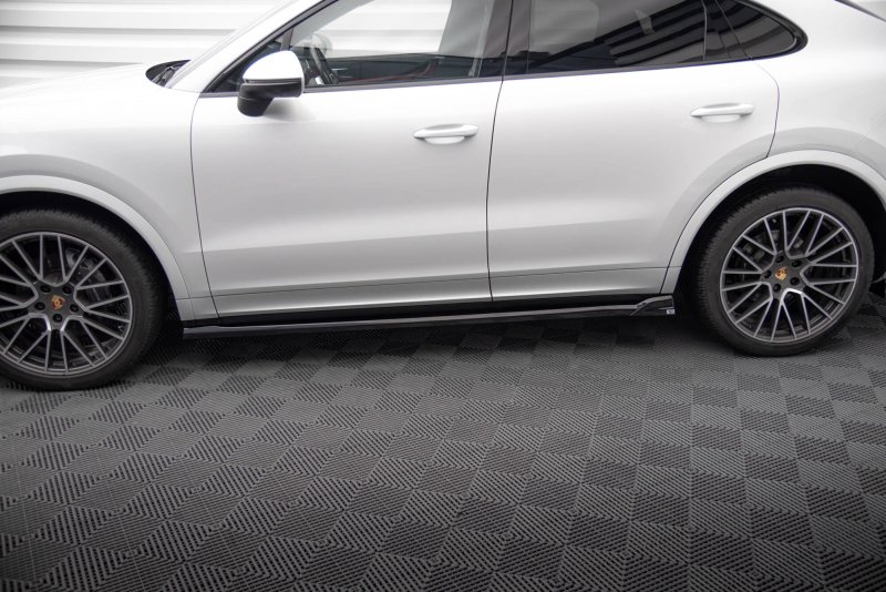 Maxton Seitenschweller Ansatz Porsche Cayenne Coupe Mk3 schwarz Hochglanz PO-CAY-3-C-SD1-G
