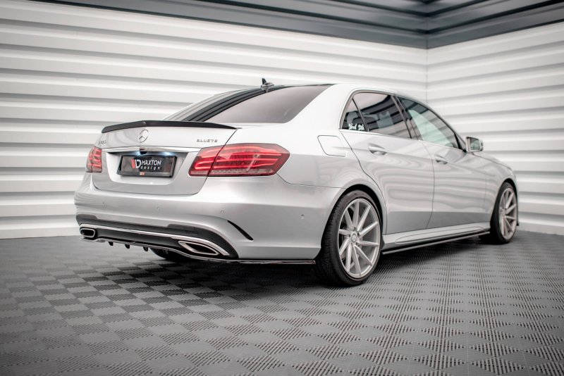 Maxton Mittlerer Diffusor Heck Ansatz DTM Look für Mercedes-Benz E AMG-Line Limousine W212 Facelift schwarz Hochglanz ME-E-212F-AMGLINE-RD1G+RD2-G