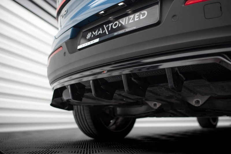 Maxton Mittlerer Cup Diffusor Heck Ansatz Volvo C40 Mk1 schwarz Hochglanz VO-C40-1-RD1G+RD2-G