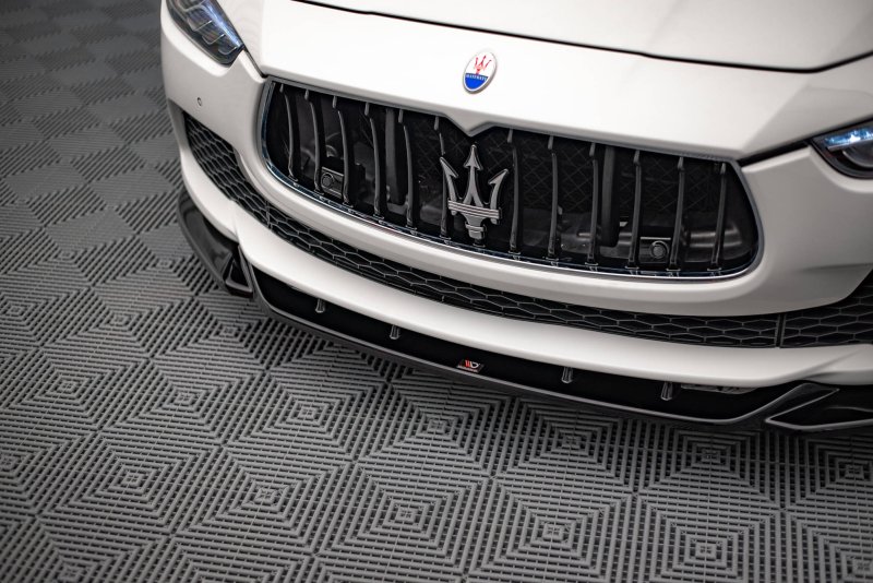 Maxton Front Ansatz V.1 für Maserati Ghibli Mk3 schwarz Hochglanz MA-GH-1-FD1-G