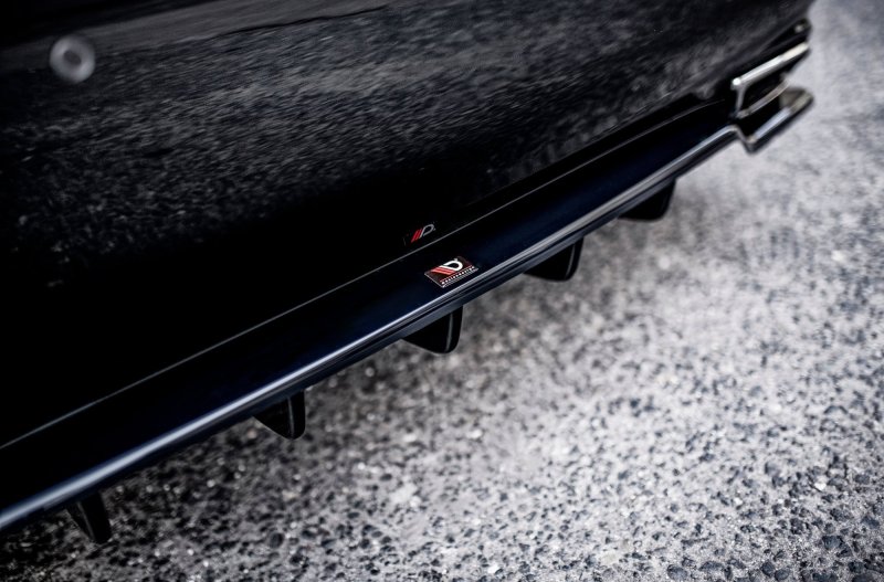 Maxton Mittlerer Diffusor Heck Ansatz DTM Look für Lexus LS Mk4 Facelift schwarz Hochglanz LE-LS-4F-RD1G+RD2-G