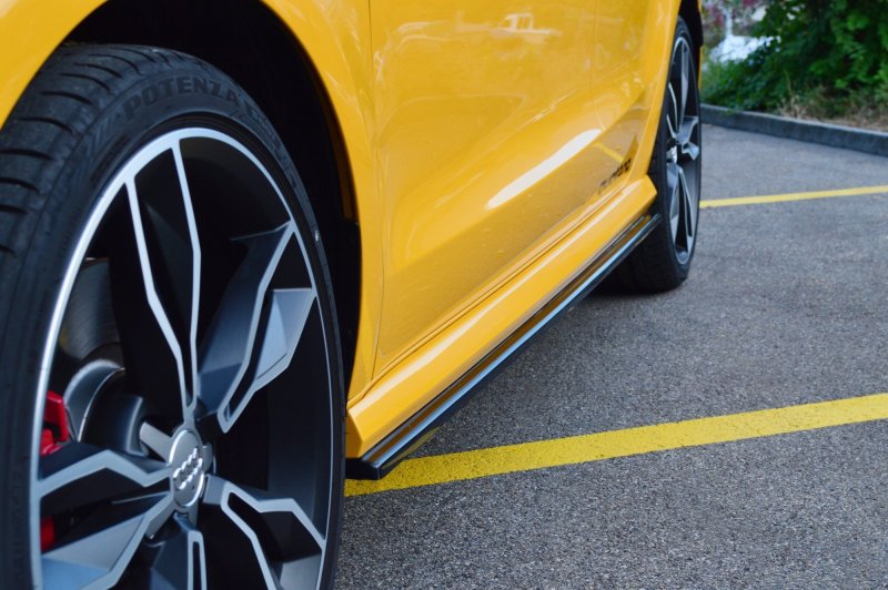 Maxton Seitenschweller Ansatz für Audi S1 8X schwarz Hochglanz AU-S1-1-SD1-G