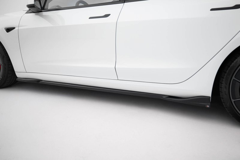 Maxton Seitenschweller Ansatz V.1 Tesla Model 3 Performance Mk1 Facelift schwarz Hochglanz TE-MODEL3-1F-SD1-G