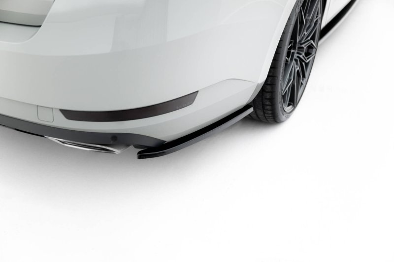 Maxton Heck Ansatz Flaps Diffusor V.2 Skoda Superb Liftback / Combi Mk3 schwarz Hochglanz SK-SU-3-RSD2-G