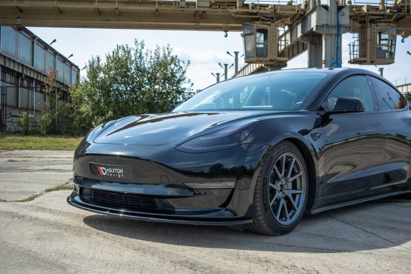 Maxton Front Ansatz für Tesla Model 3 schwarz Hochglanz TE-MODEL3-1-FD1-G