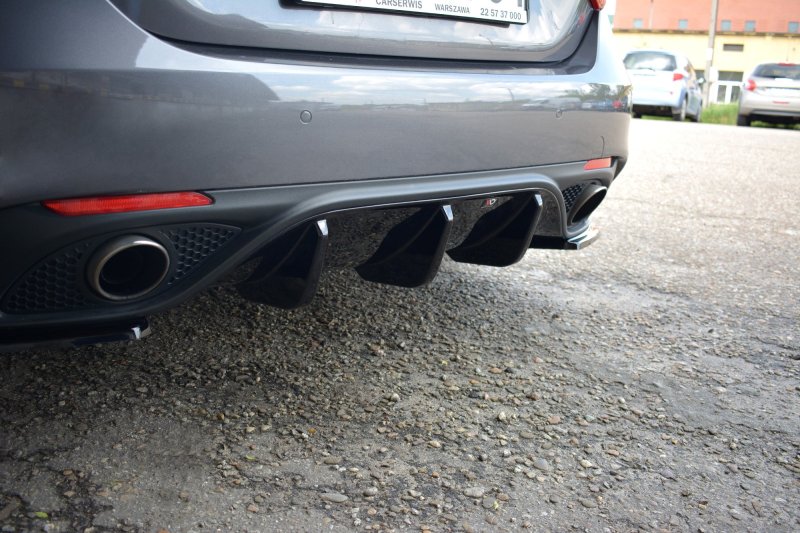 Maxton Diffusor Heck Ansatz für ALFA ROMEO GIULIA VELOCE schwarz Hochglanz AL-GI-1-VEL-RS1-G
