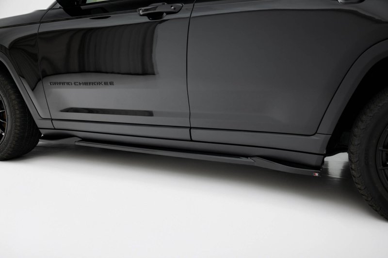 Maxton Seitenschweller Ansatz Jeep Grand Cherokee Trailhawk Mk5 schwarz Hochglanz JE-GC-5-TH-SD1-G