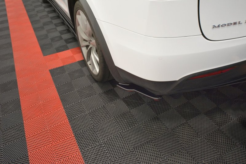 Maxton Heck Ansatz Flaps Diffusor V.2 für TESLA MODEL X  schwarz Hochglanz TE-MODELX-RSD2-G
