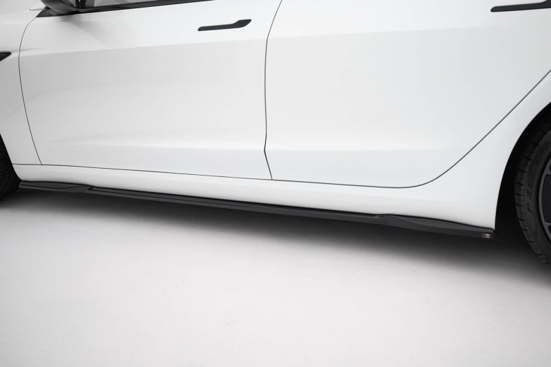 Maxton Seitenschweller Ansatz V.2 Tesla Model 3 Performance Mk1 Facelift schwarz Hochglanz TE-MODEL3-1F-SD2-G