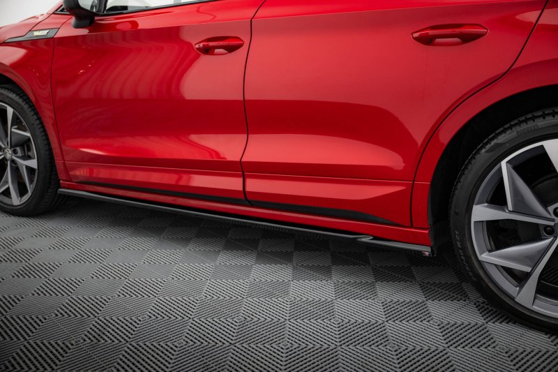 Maxton Seitenschweller Ansatz Skoda Enyaq Coupe iV schwarz Hochglanz SK-EN-1-RS-C-SD1-G