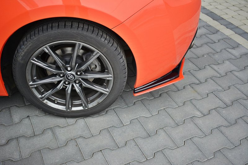 Maxton Heck Ansatz Flaps Diffusor V.2 für TOYOTA GT86 FACELIFT  schwarz Hochglanz TO-GT86-1F-RSD1RRED+RSD1-G