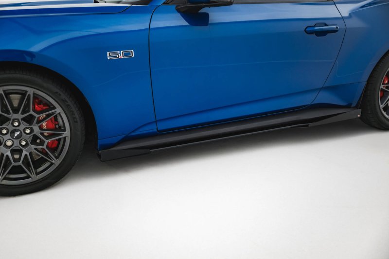 Maxton Street Pro Seitenschweller Ansatz + Flaps Ford Mustang GT Mk7 schwarz Hochglanz FOMU7GTCNC-SD1BRB+SF1-G