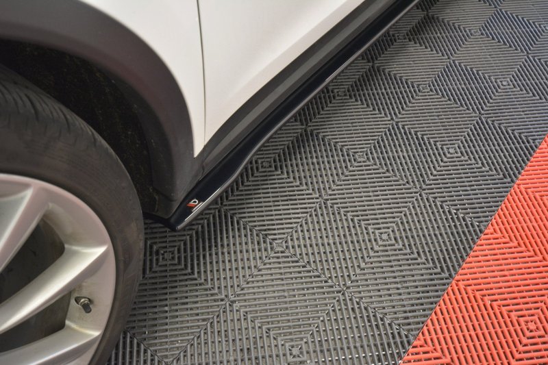 Maxton Seitenschweller Ansatz für V.2 für TESLA MODEL X schwarz Hochglanz TE-MODELX-SD2-G