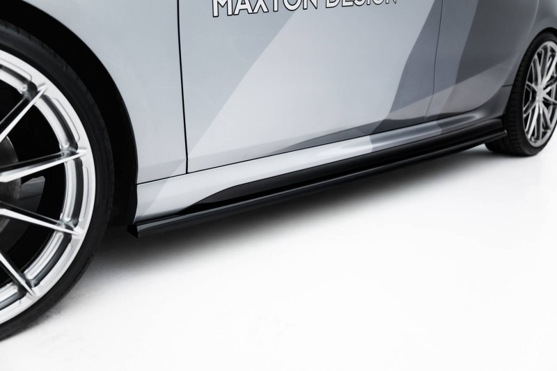 Maxton Seitenschweller Ansatz V.1 BMW 1er M-Paket F70 schwarz Hochglanz BM-1-70-M-SD1-G