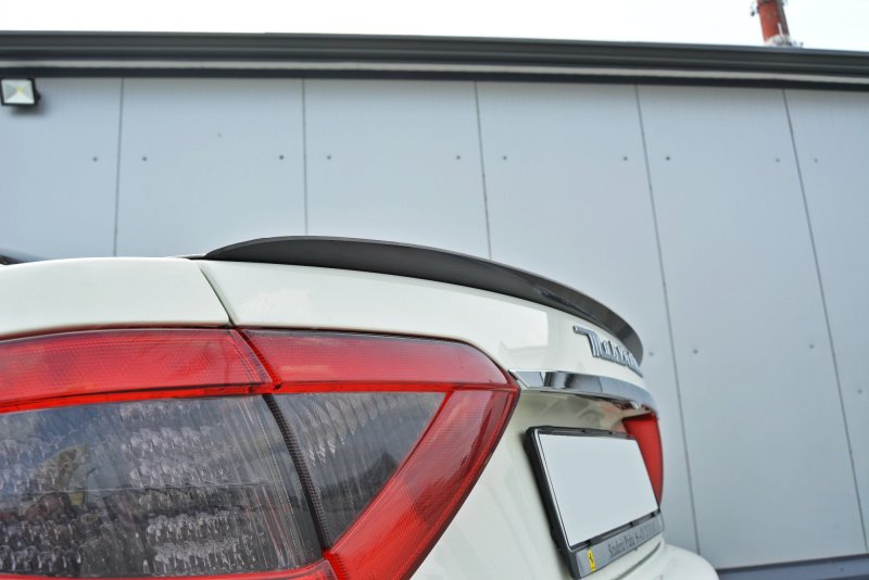 Maxton Spoiler CAP für MASERATI GRANTURISMO 2007-2011 schwarz Hochglanz MS-GT-1-CAP1-G