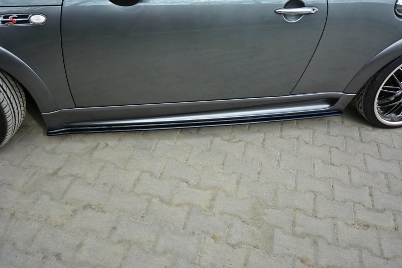 Maxton Seitenschweller Ansatz für MINI R53 COOPER S JCW schwarz Hochglanz MC-S-1-53-JCW-SD1-G
