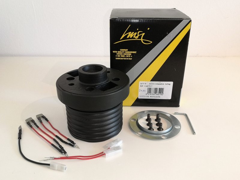Set Luisi Mirage Sportlenkrad Leder schwarz geschüsselt & Nabe Audi A3 1996-2003 W7317
