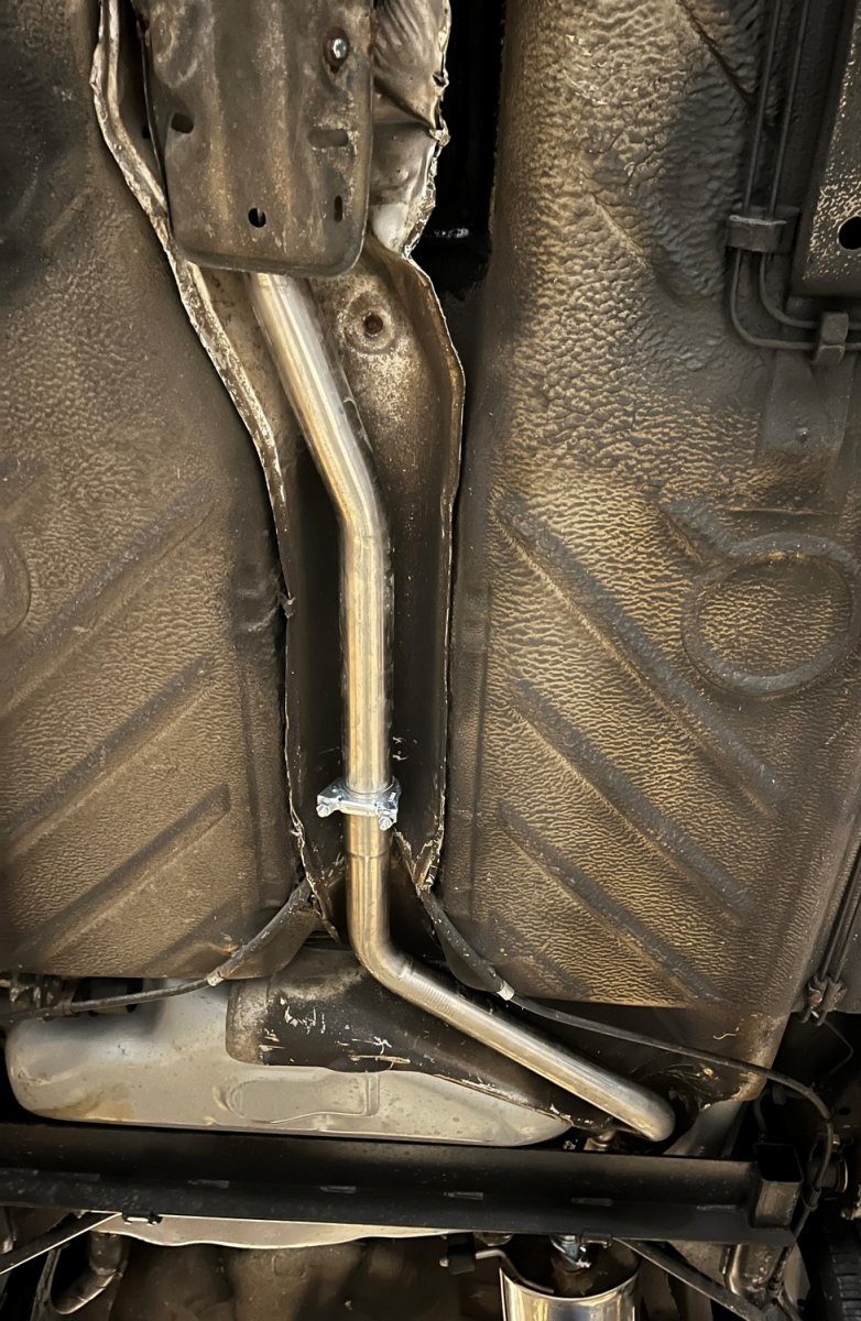 Novus Classic Line Verbindungsrohr Edelstahl für Golf 1 Cabriolet / Scirocco 2 NC220